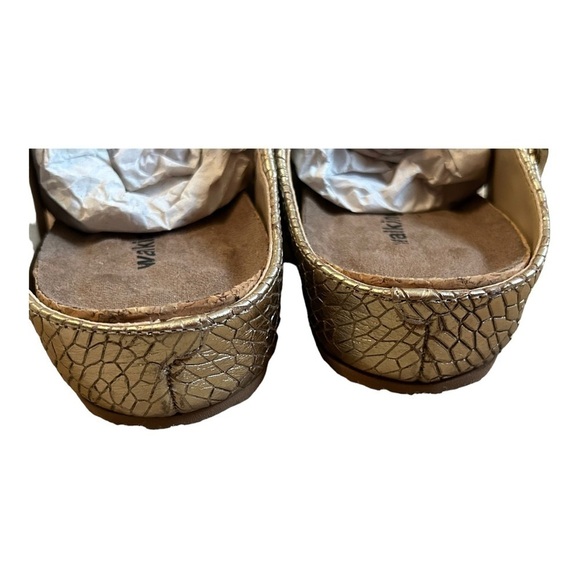 Walking Cradle Phoebe Sandal: Gold Metallic Crackle Leather/Cork Bottom - Picture 8 of 13